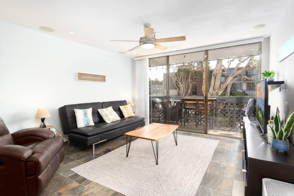 Pineapple Paradise -in The Heart Of Mission Beach- Just Steps To And Belmont Park Holiday home *