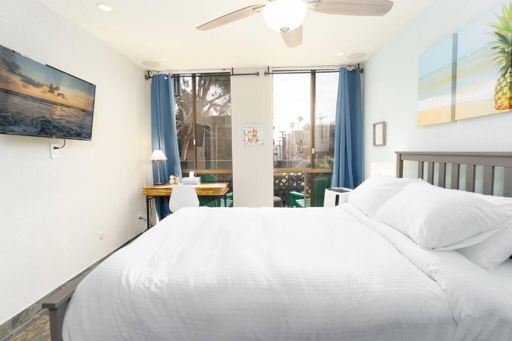 Pineapple Paradise -in The Heart Of Mission Beach- Just Steps To And Belmont Park Holiday home San Diego