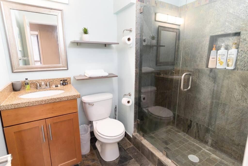 Pineapple Paradise -in The Heart Of Mission Beach- Just Steps To And Belmont Park Holiday home *