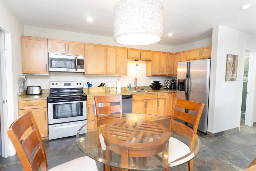 Holiday home Pineapple Paradise -in The Heart Of Mission Beach- Just Steps To And Belmont Park *