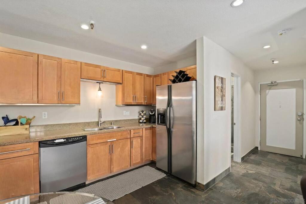 Pineapple Paradise -in The Heart Of Mission Beach- Just Steps To And Belmont Park Holiday home *