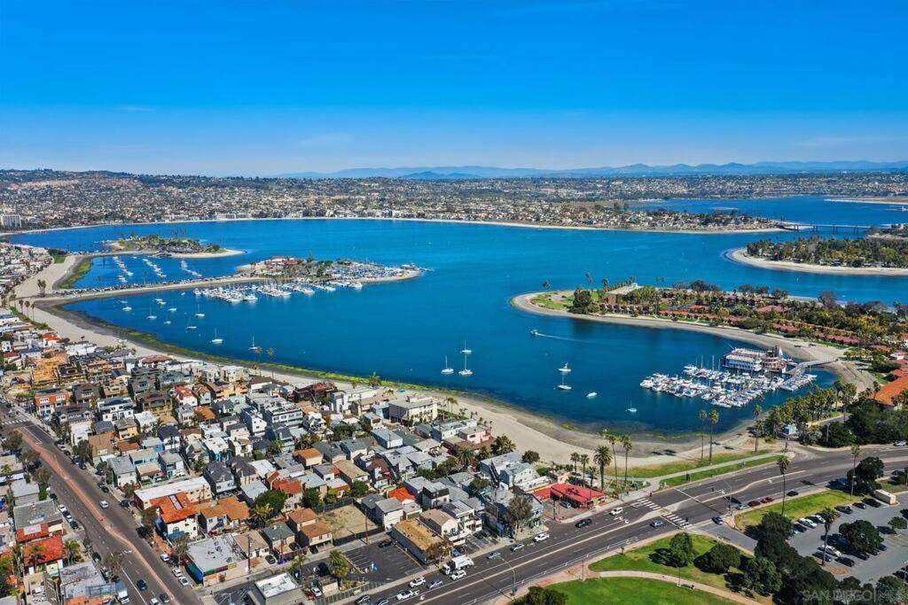 Pineapple Paradise -in The Heart Of Mission Beach- Just Steps To And Belmont Park Holiday home San Diego
